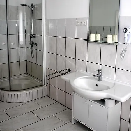 Zur Heidquelle 3*